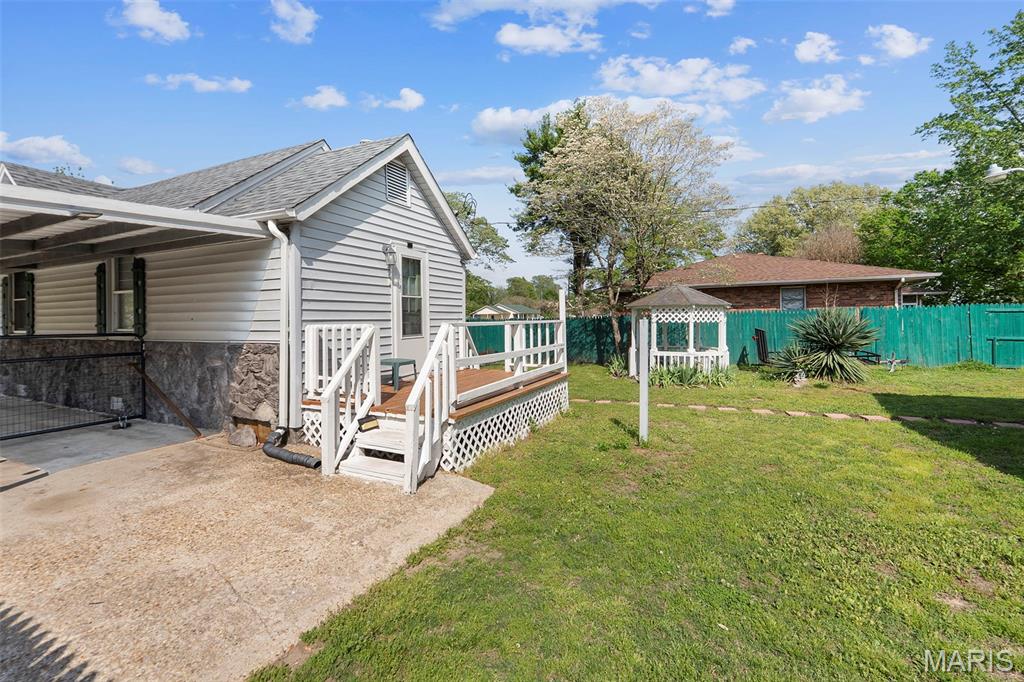 305 East Iron Banks Road Charleston, MO 63834 - Photo 7 of 15