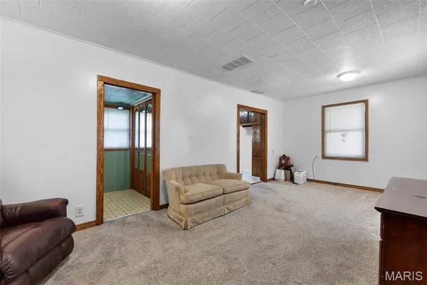 $76,500 | 305 East Iron Banks Road, Charleston, MO 63834