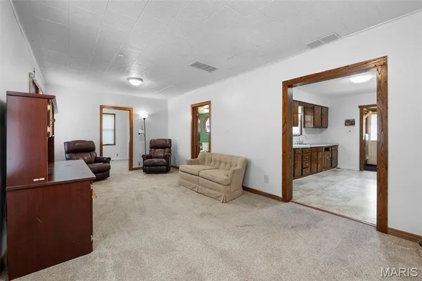 $76,500 | 305 East Iron Banks Road, Charleston, MO 63834