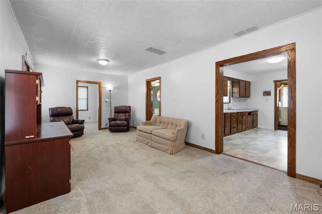 305 East Iron Banks Road Charleston, MO 63834 - Photo 9 of 15