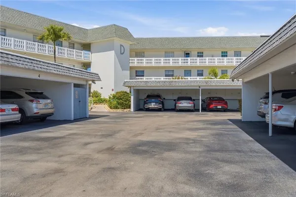 $219,900 | 315 St Andrews Boulevard, Unit D5, Naples, FL 34113