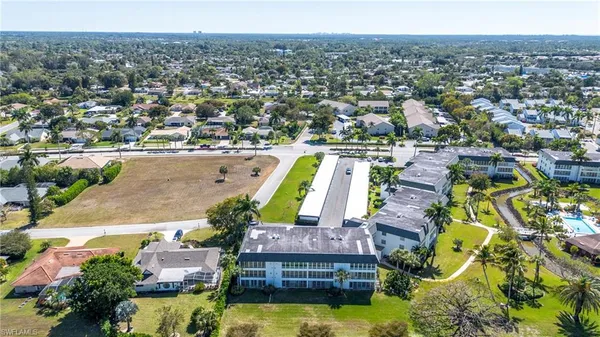 $219,900 | 315 St Andrews Boulevard, Unit D5, Naples, FL 34113