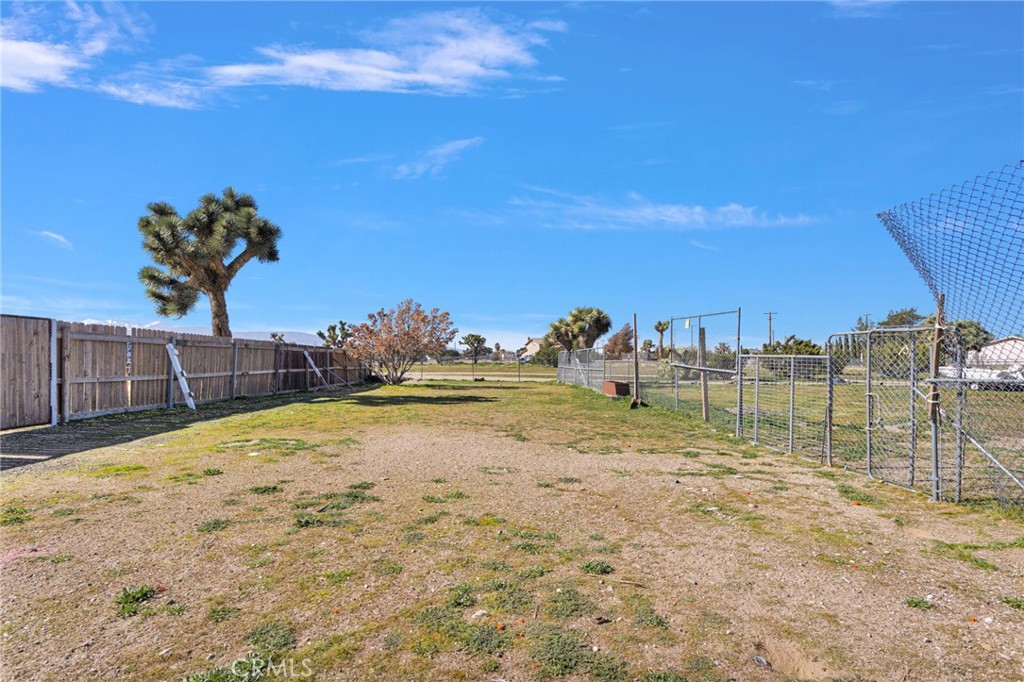10276 Aster Road Oak Hills, CA 92344 - Photo 57 of 67