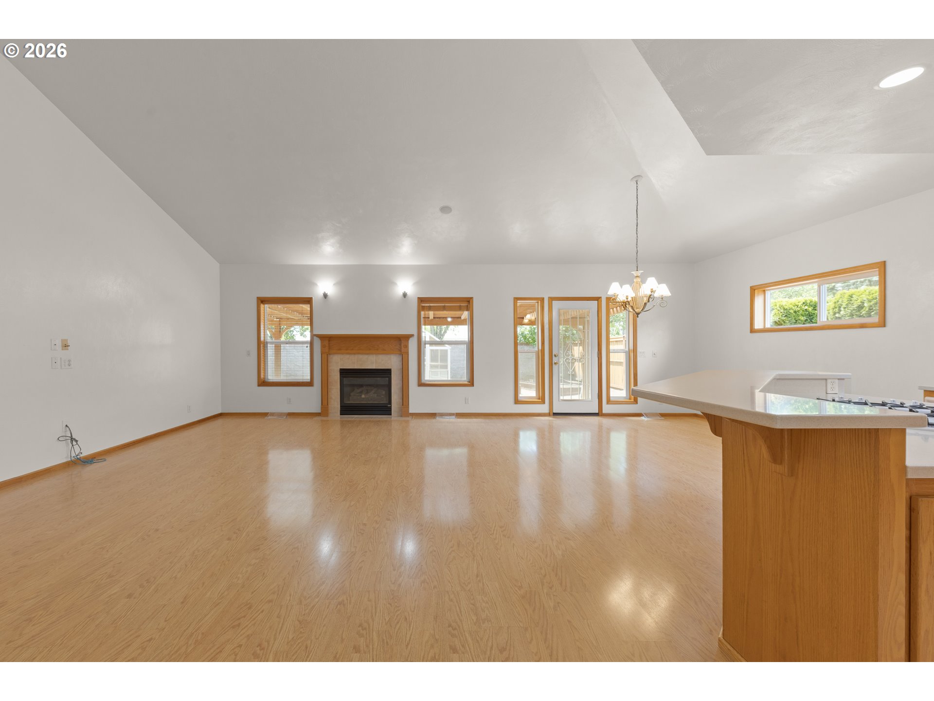 919 Old Orchard Lane Springfield, OR 97477 - Photo 3 of 32
