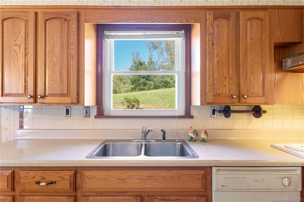 3600 Grapevine Road Marshall, NC 28753 - Photo 11 of 33 Gallery Image 11