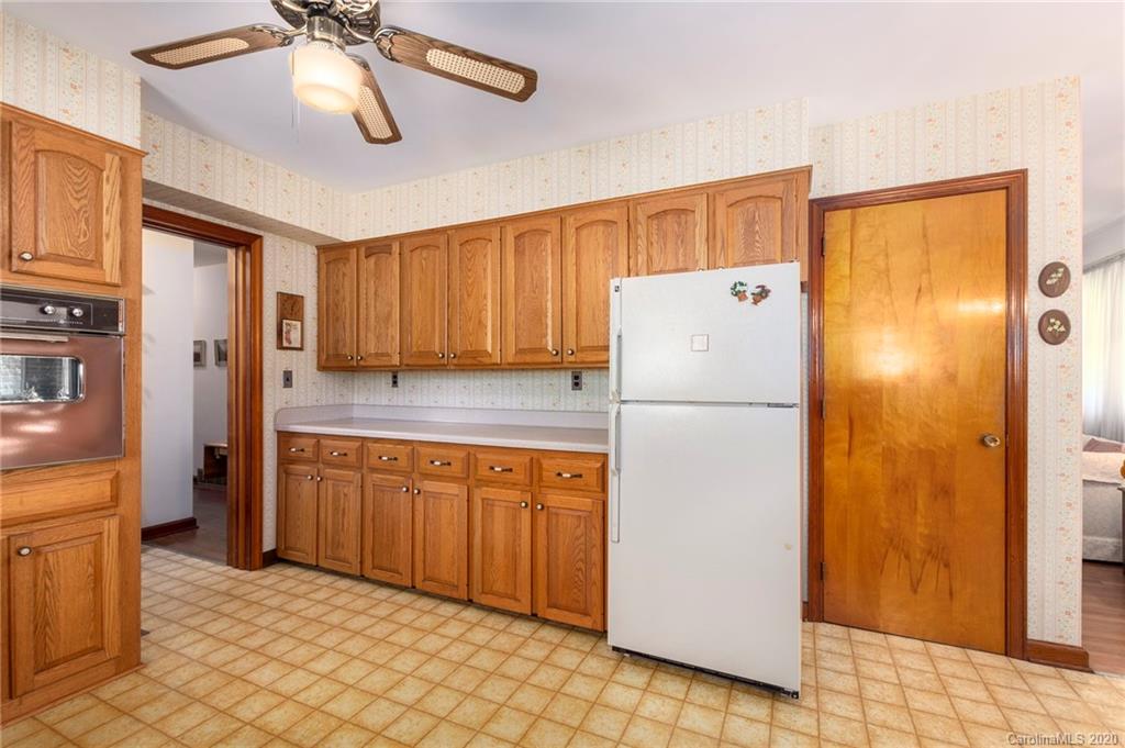 3600 Grapevine Road Marshall, NC 28753 - Photo 13 of 33 Gallery Image 13
