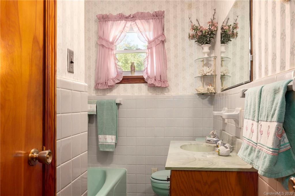 3600 Grapevine Road Marshall, NC 28753 - Photo 18 of 33 Gallery Image 18