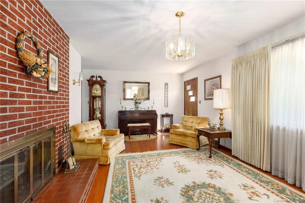 3600 Grapevine Road Marshall, NC 28753 - Photo 9 of 33 Gallery Image 9