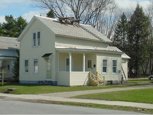 219 Division Street Bennington, VT 05201 - Photo 4 of 16 Gallery Image 4