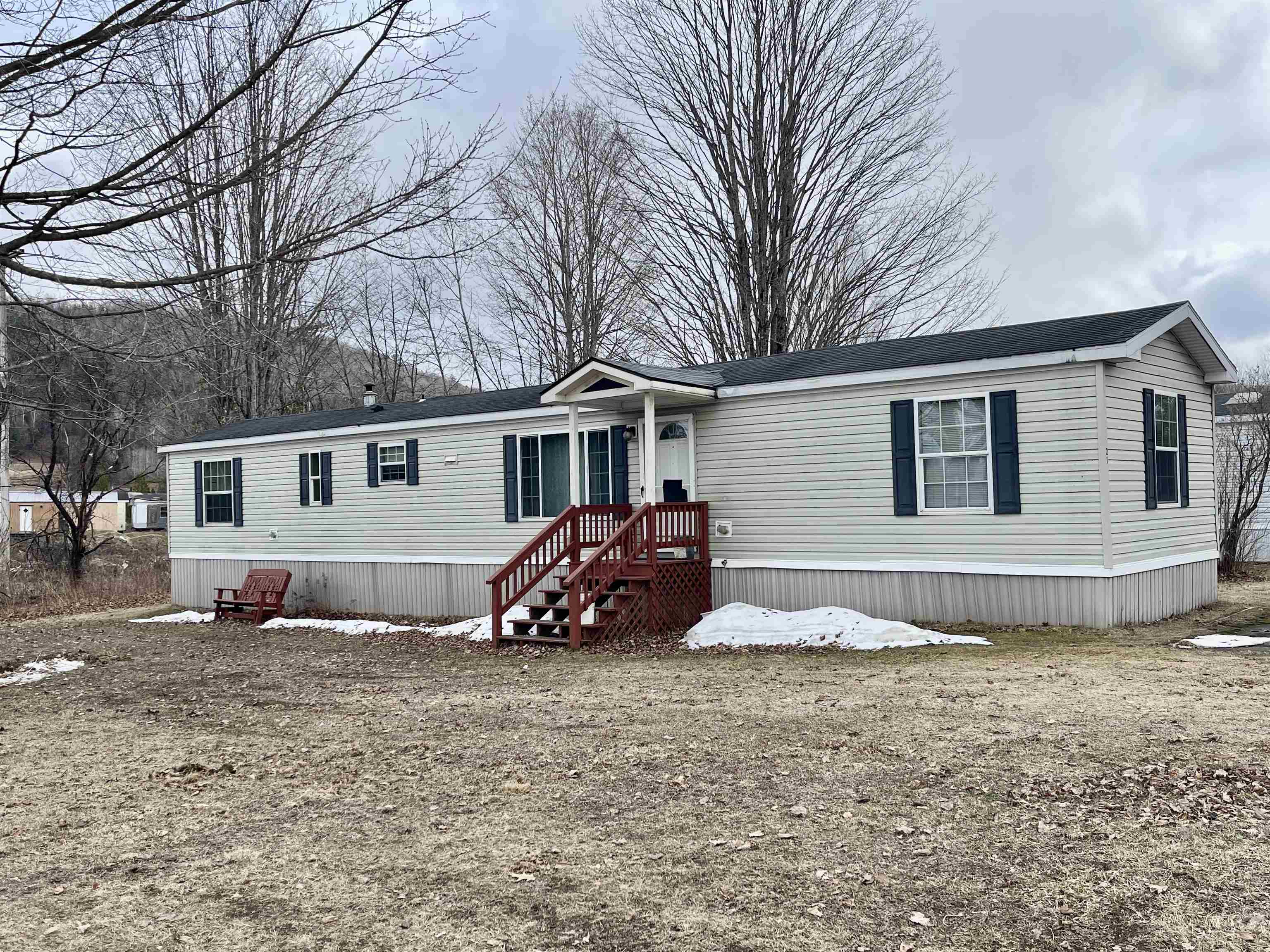21 Daniel Drive Lyndon, VT 05851 - Photo 2 of 15