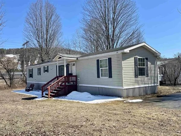 $94,900 | 21 Daniel Drive, Lyndonville, VT 05851