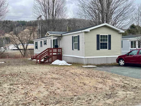 $94,900 | 21 Daniel Drive, Lyndonville, VT 05851