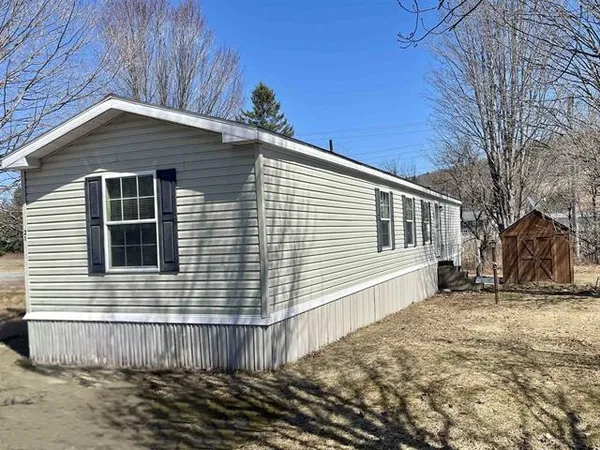 $94,900 | 21 Daniel Drive, Lyndonville, VT 05851