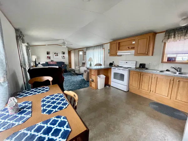 $94,900 | 21 Daniel Drive, Lyndonville, VT 05851