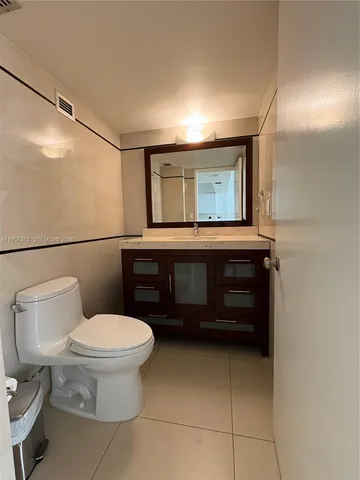 $3,800 | 1865 Brickell Avenue, Unit A810, Miami, FL 33129