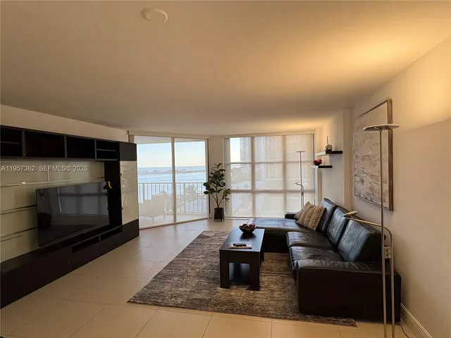 $3,800 | 1865 Brickell Avenue, Unit A810, Miami, FL 33129