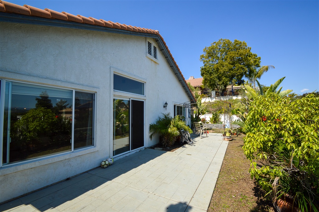 2325 Hyacinth Road Alpine, CA 91901 - Photo 14 of 23