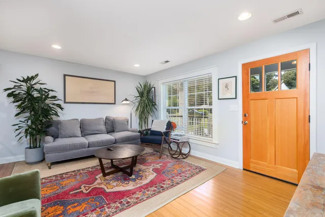 $2,900 | 62 Anita Drive, Charleston, SC 29407