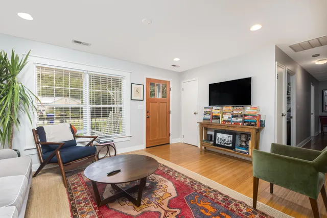 $2,900 | 62 Anita Drive, Charleston, SC 29407