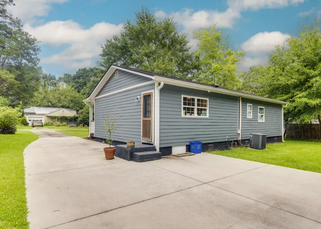 $2,900 | 62 Anita Drive, Charleston, SC 29407