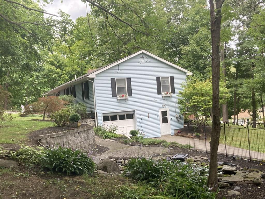 39 Bean Road Sterling, MA 01564 - Photo 4 of 39 Gallery Image 4