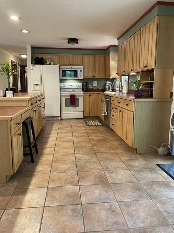 39 Bean Road Sterling, MA 01564 - Photo 6 of 39 Gallery Image 6