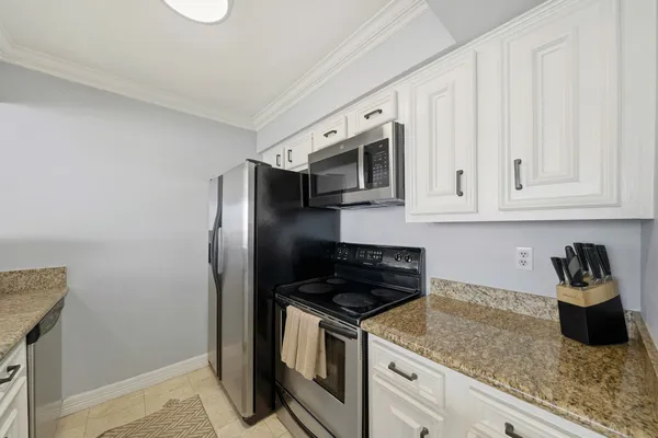 $349,900 | 12600 Melville Drive, Unit 226B, Montgomery, TX 77356