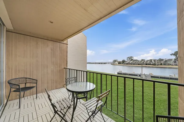 $349,900 | 12600 Melville Drive, Unit 226B, Montgomery, TX 77356