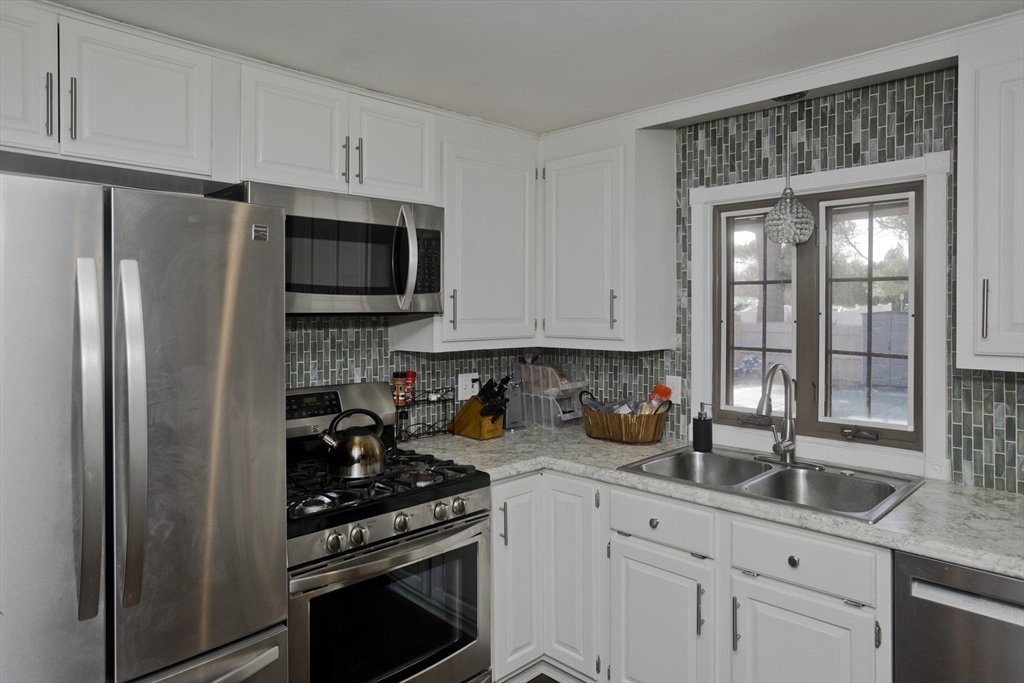 25 Gardens Drive Springfield, MA 01119 - Photo 15 of 40 Gallery Image 15