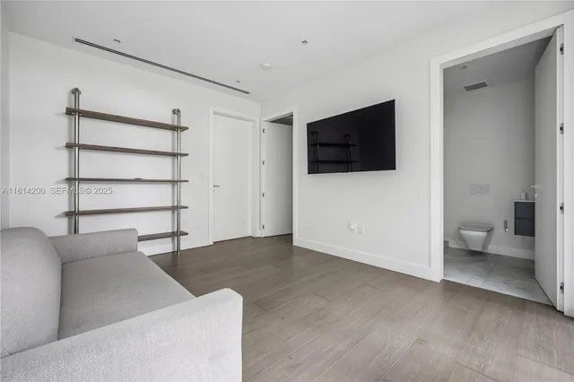 $9,400,000 | 420 North Hibiscus Drive, Miami Beach, FL 33139