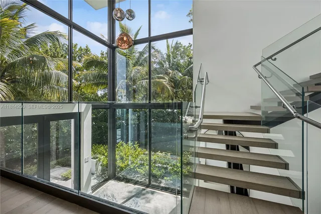 $9,400,000 | 420 North Hibiscus Drive, Miami Beach, FL 33139