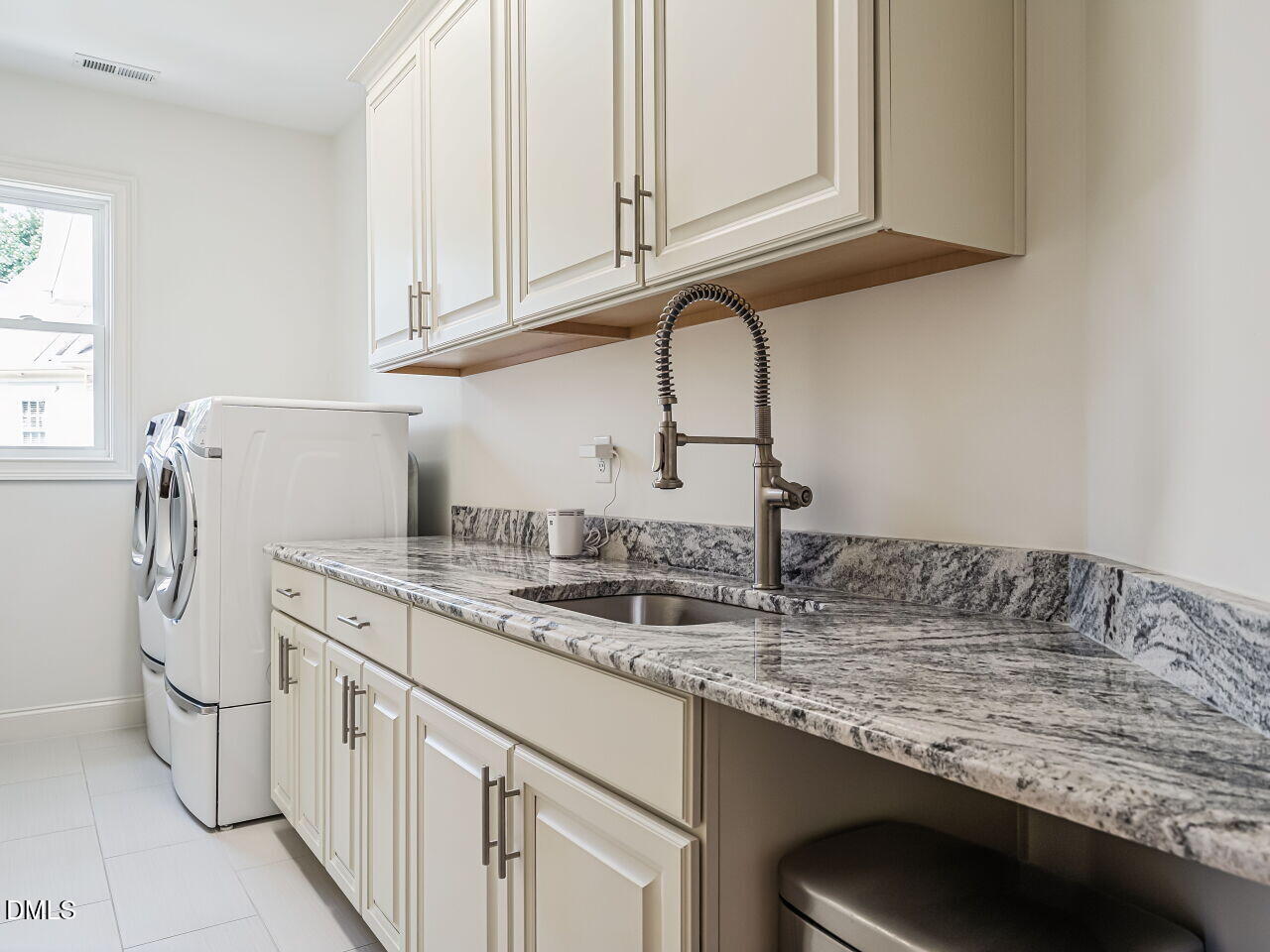 609 New Road Raleigh, NC 27608 - Photo 34 of 54 033-1280x960-laundry-room