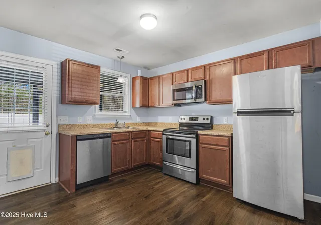 $1,550 | 228 Caldwell Loop, Jacksonville, NC 28546