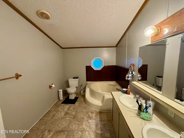 $185,000 | 562 Verdun Road, Oneida, TN 37841