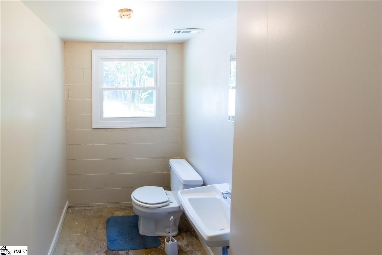 107 Springdale Lane Easley, SC 29642 - Photo 22 of 31 Gallery Image 22
