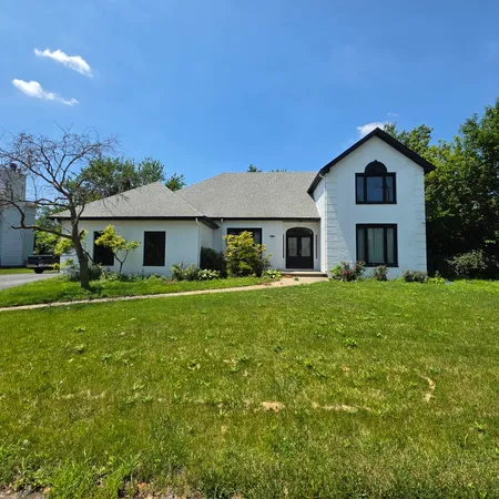 $299,000 | 202 Roberts Cove Drive, Flossmoor, IL 60422