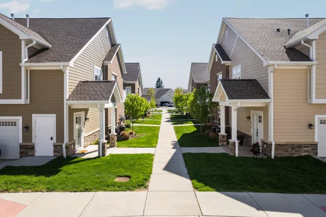 $362,500 | 611 Woodland Drive, Dexter, MI 48130