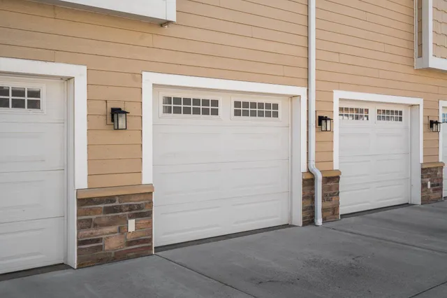 $362,500 | 611 Woodland Drive, Dexter, MI 48130