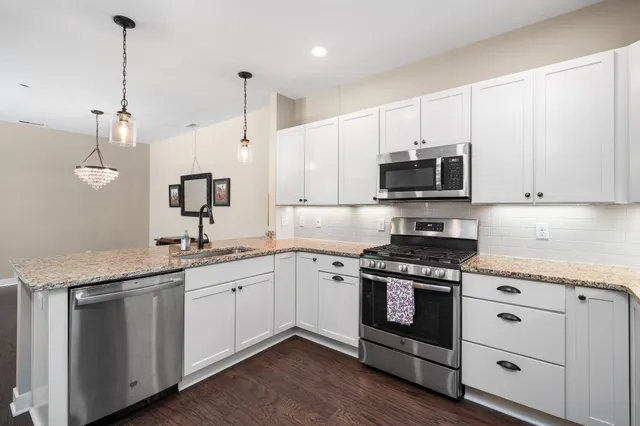 $362,500 | 611 Woodland Drive, Dexter, MI 48130