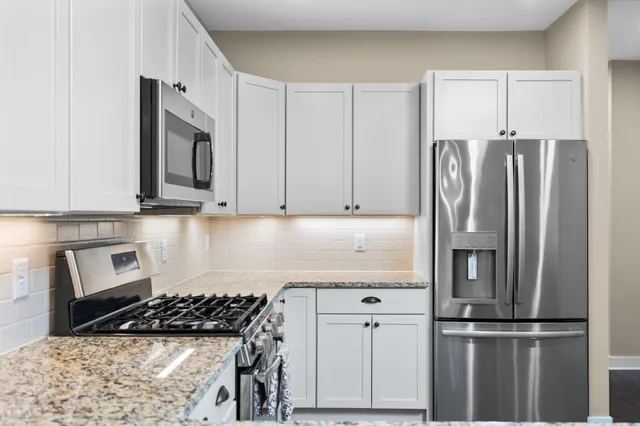 $362,500 | 611 Woodland Drive, Dexter, MI 48130