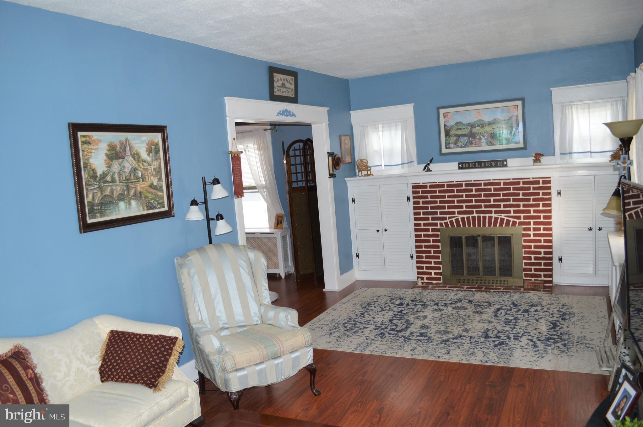 28 West Roland Road Brookhaven, PA 19015 - Photo 11 of 38 Charming Living rm view to Dining rm