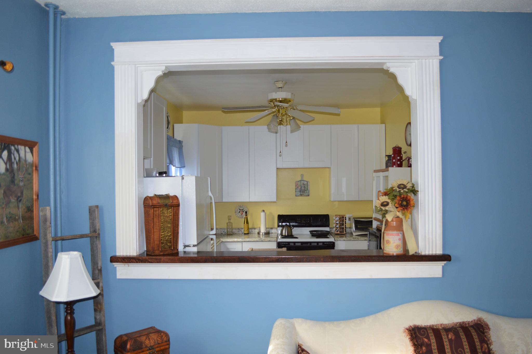 28 West Roland Road Brookhaven, PA 19015 - Photo 12 of 38 Living rm view to Kitchen