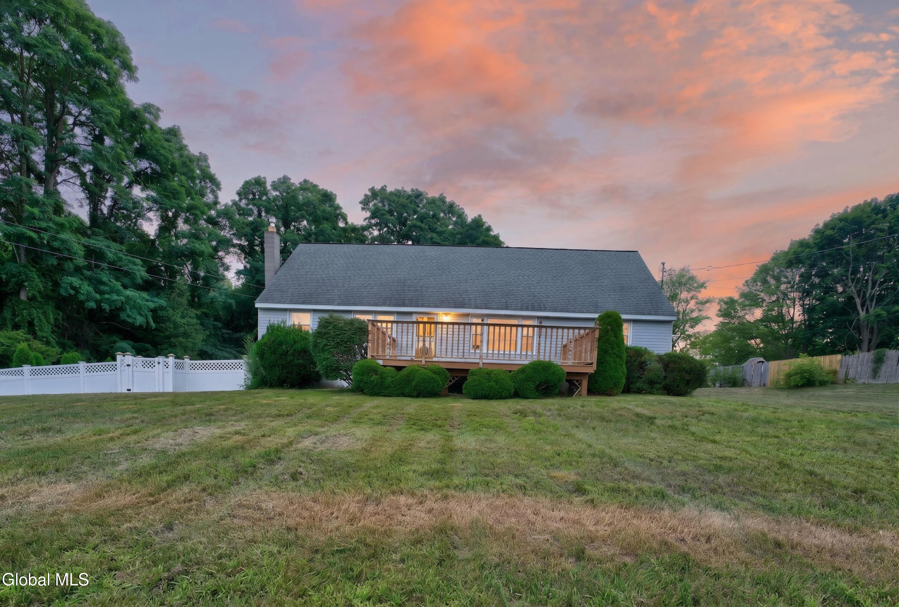 27 Fellows Road Halfmoon, NY 12065 - Photo 5 of 54 0 Front 2twilight
