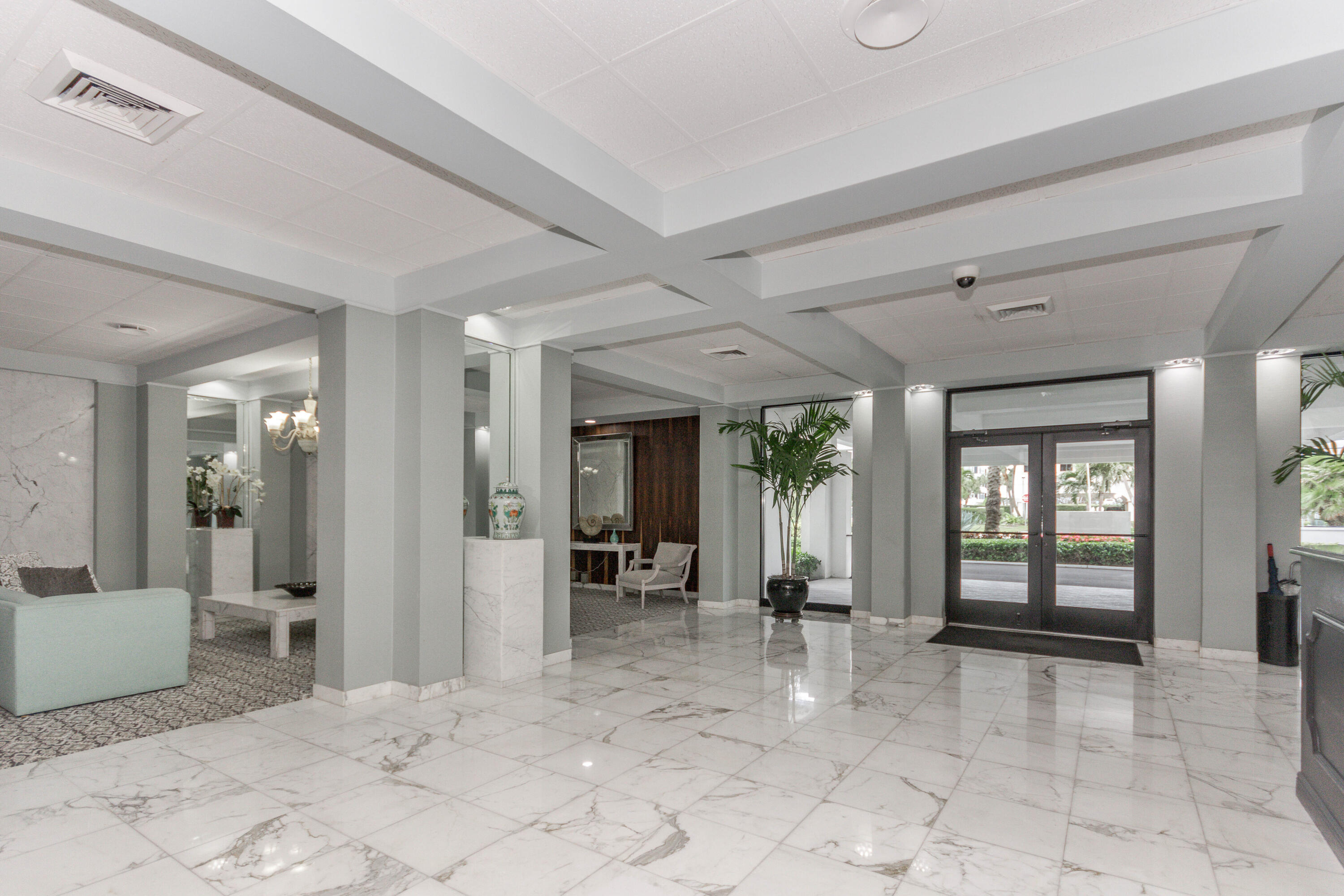 2860 South Ocean Boulevard, Unit 301 Palm Beach, FL 33480 - Photo 18 of 31 2860 S Ocean Blvd 415 Palm-print-035-042