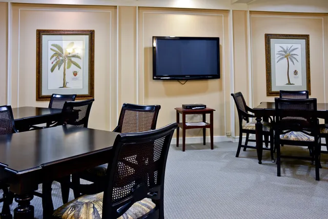 $10,000 | 2860 South Ocean Boulevard, Unit 301, Palm Beach, FL 33480