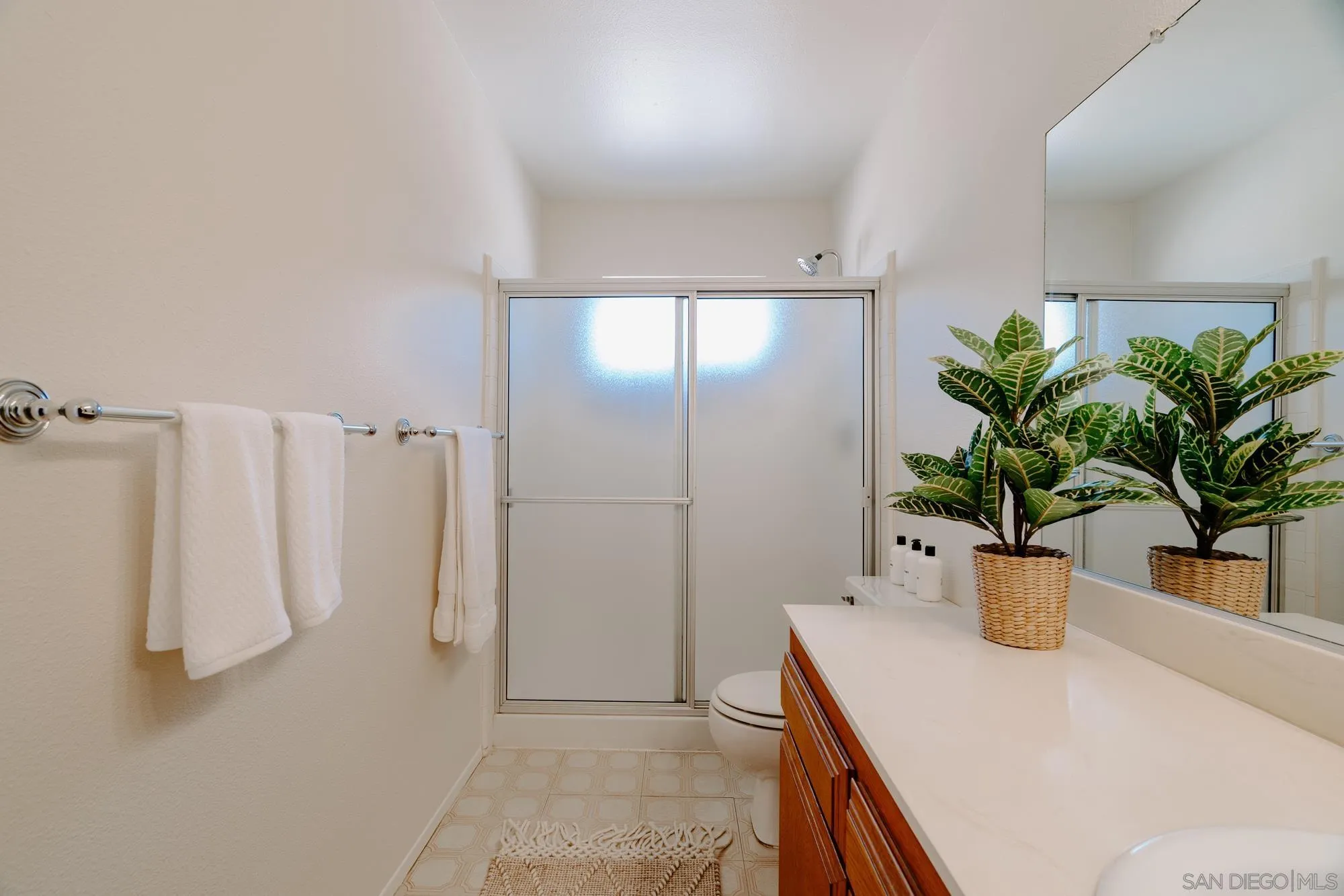 24221 Del Amo Road Ramona, CA 92065 - Photo 11 of 29 Gallery Image 11