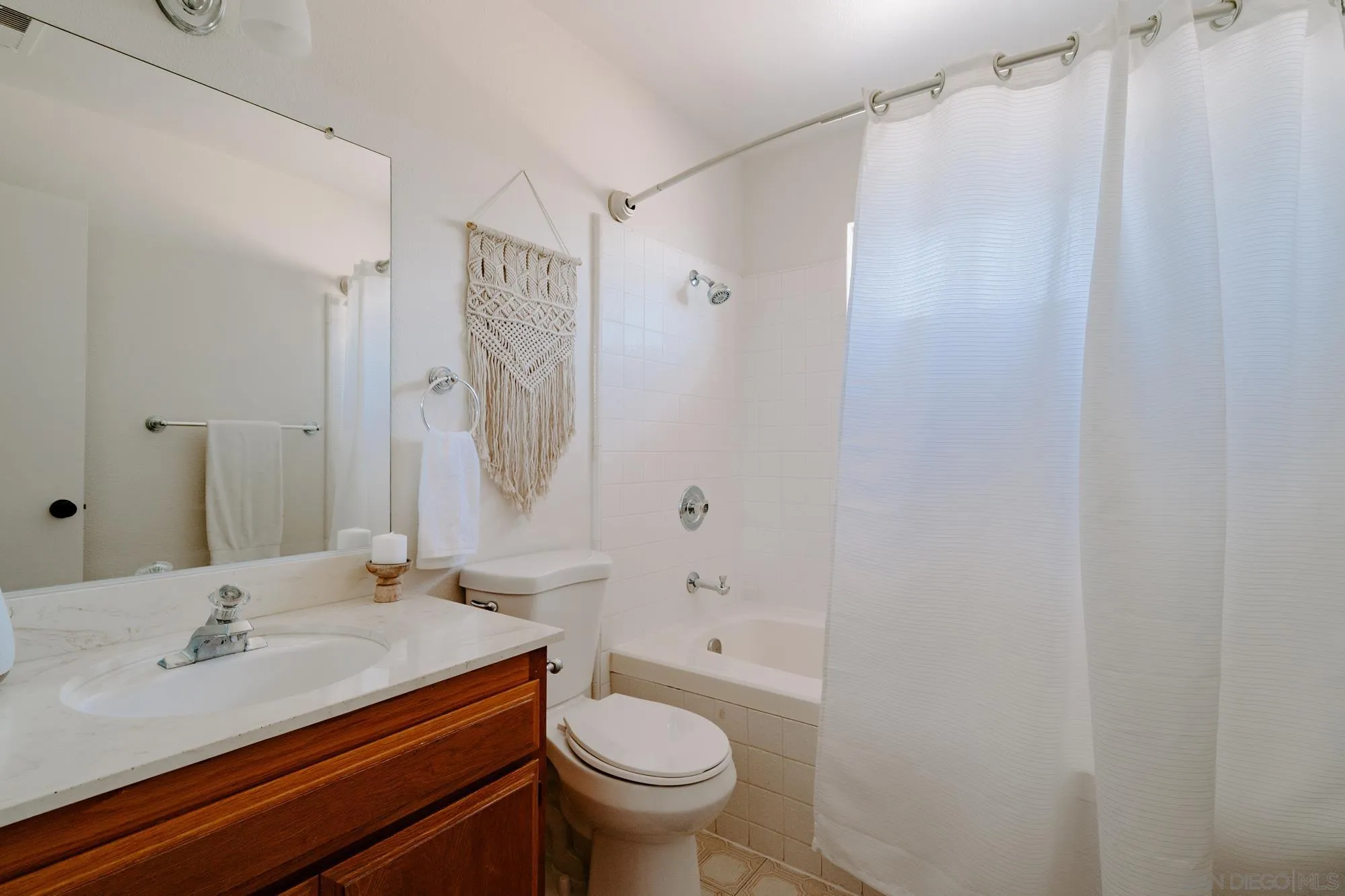 24221 Del Amo Road Ramona, CA 92065 - Photo 14 of 29 Gallery Image 14