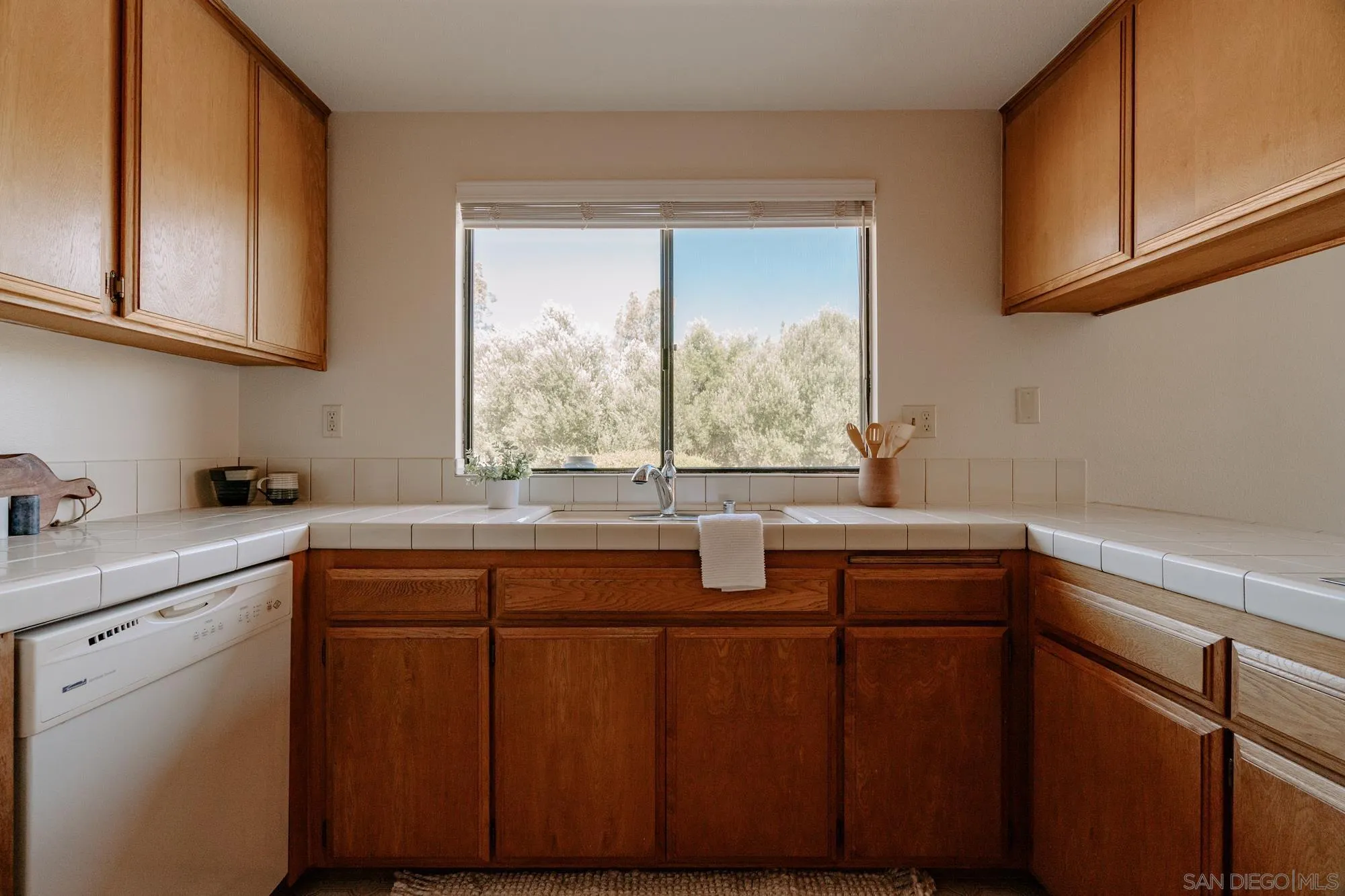 24221 Del Amo Road Ramona, CA 92065 - Photo 17 of 29 Gallery Image 17