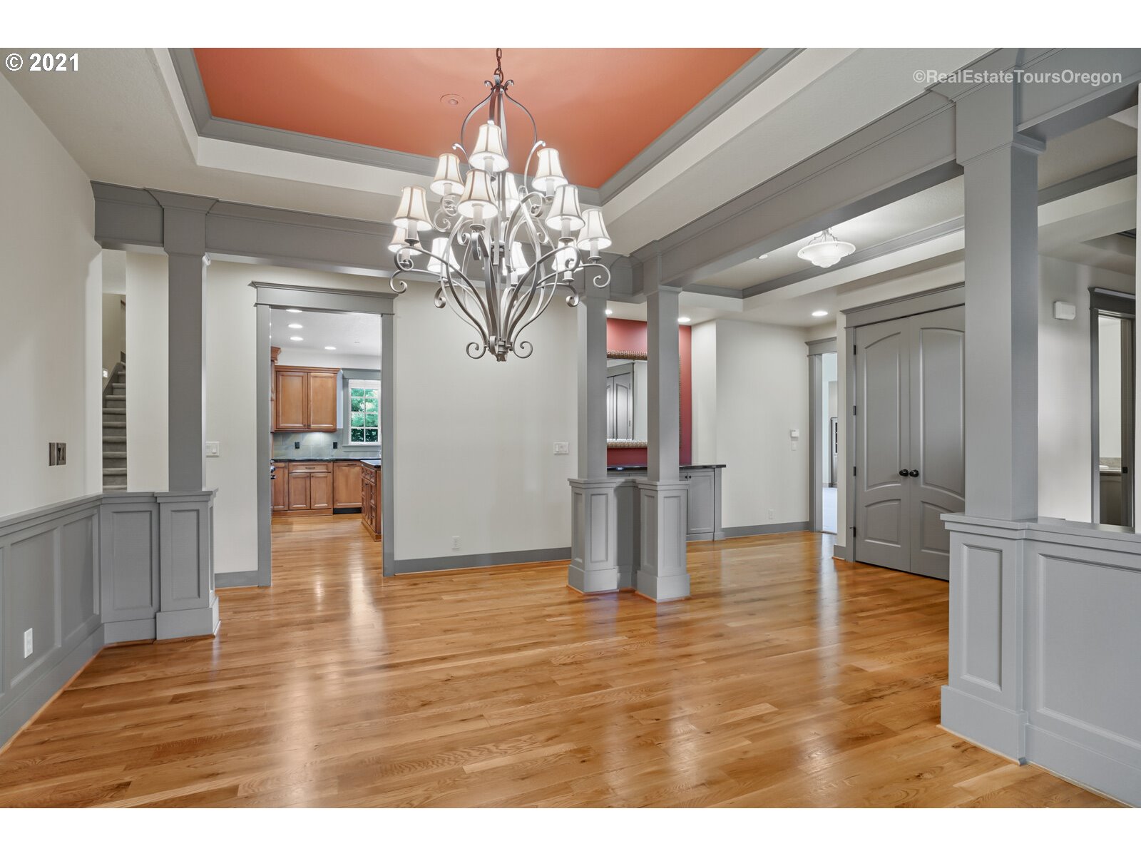 3973 Southwest Childs Road Lake Oswego, OR 97034 - Photo 14 of 32 Gallery Image 14