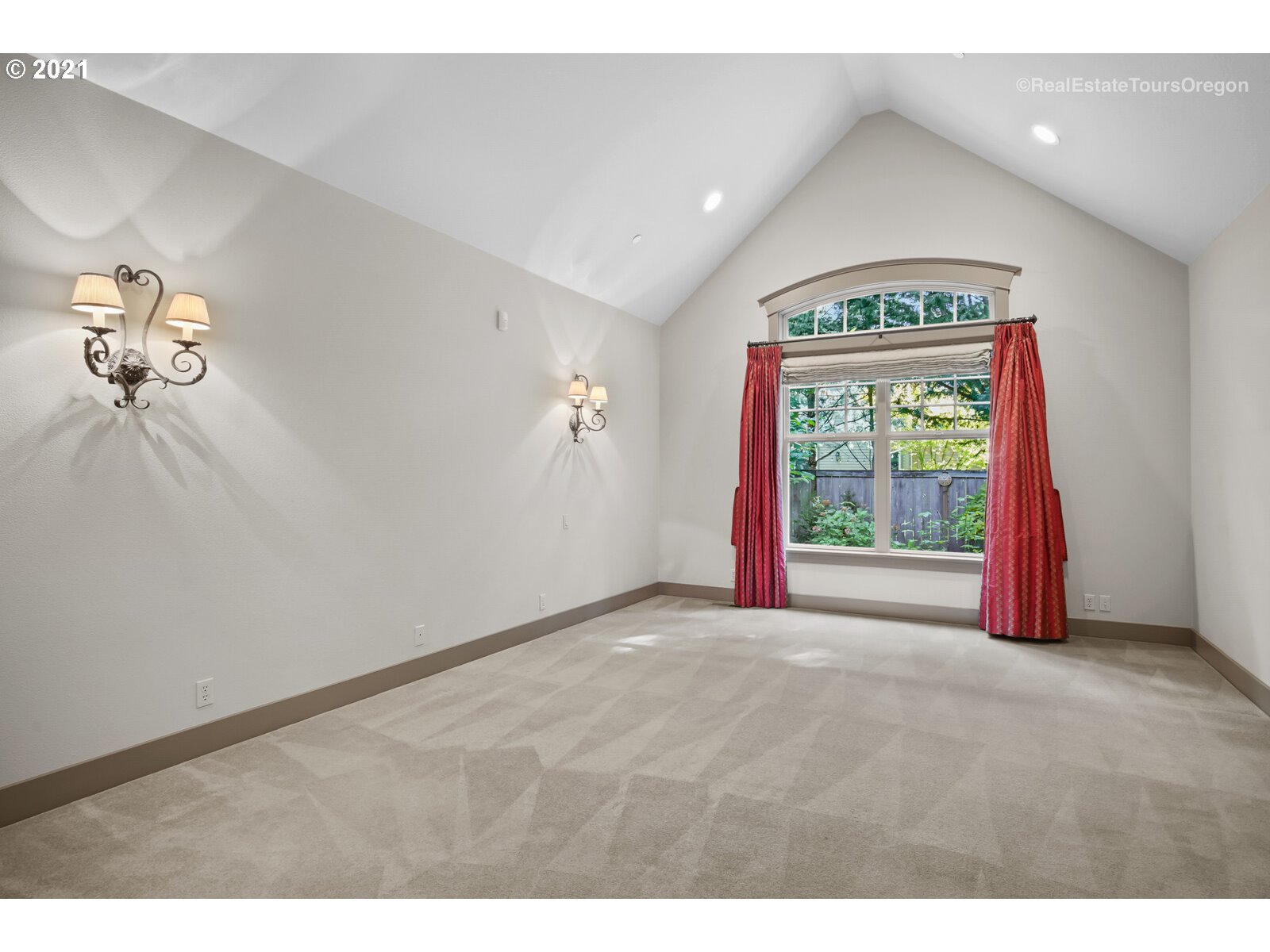 3973 Southwest Childs Road Lake Oswego, OR 97034 - Photo 15 of 32 Gallery Image 15